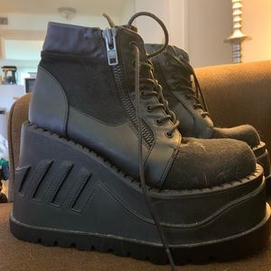 Demonia platform boots